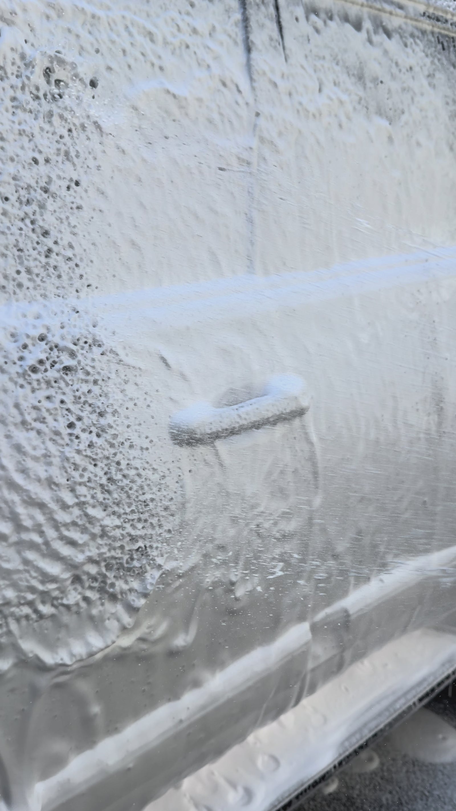 Foam Wash video demo displaying product thickness at recommended dilution ratio